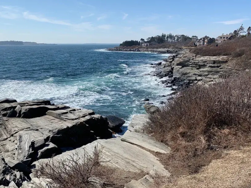 Best places to visit in Miane is Two light state park