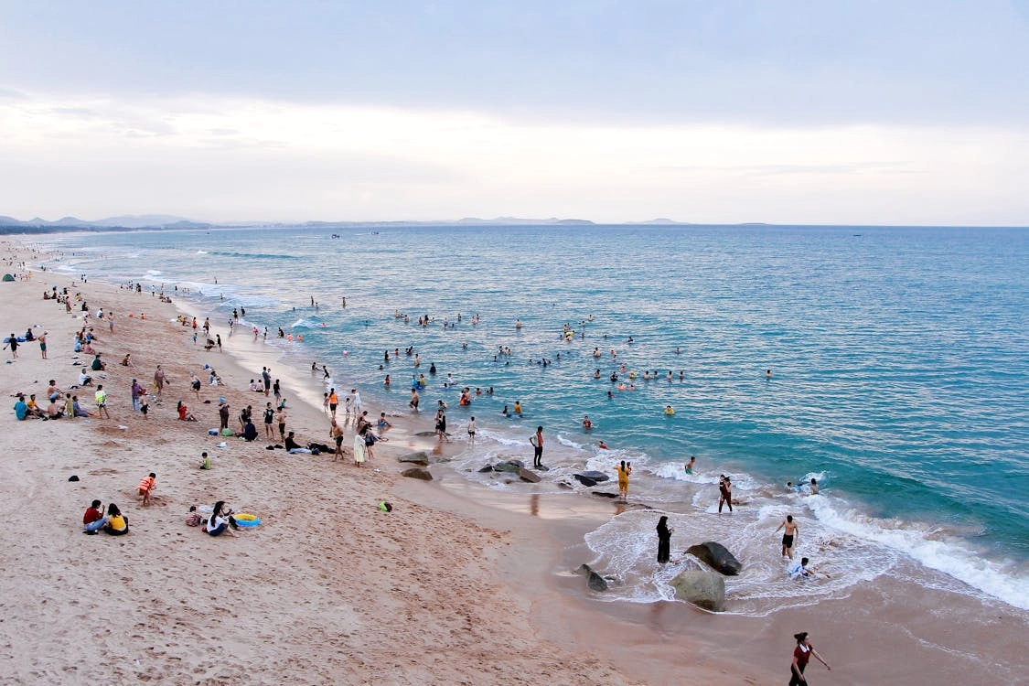 Swimming, sunbathing & fishing