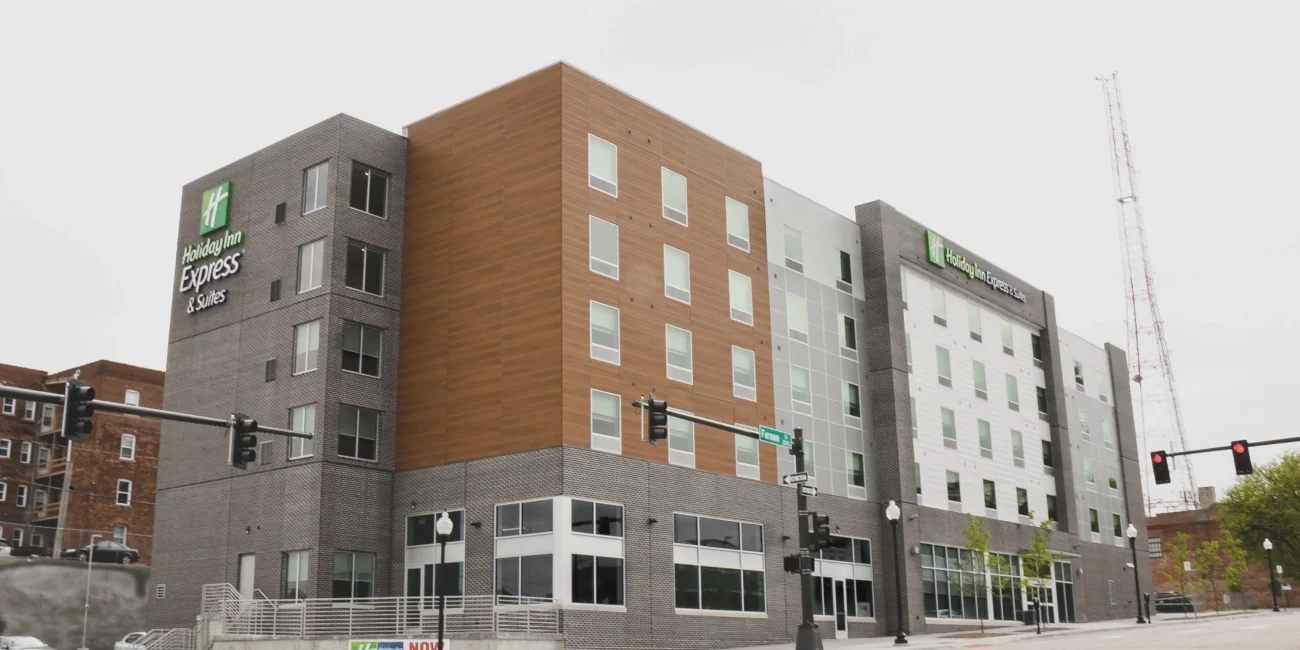 Holiday Inn Express and Suites Omaha Airport by IHG