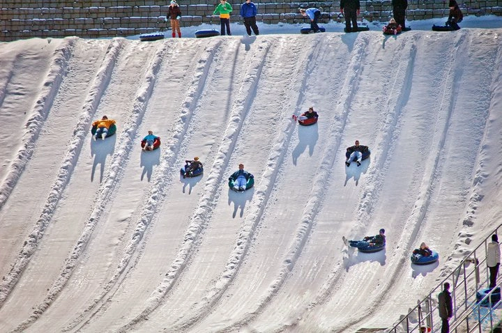 Ober Mountain Gatlinburg Snow Tubing at tennessee