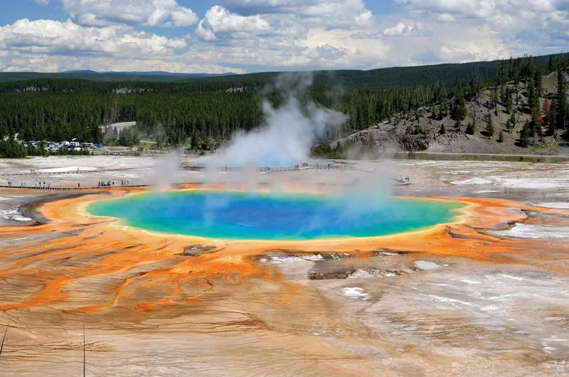 Places To Visit In Montana is Yellowstone National Parkk