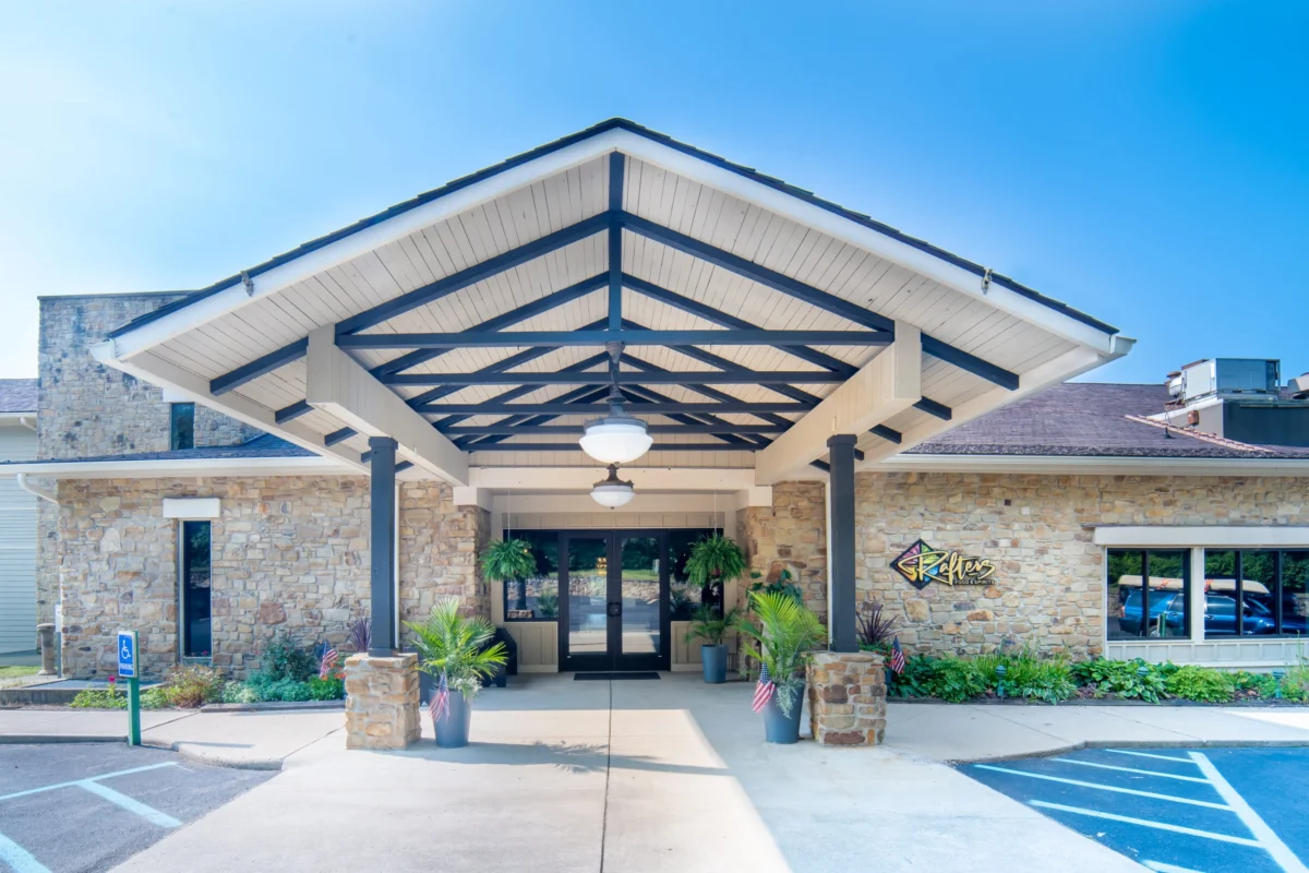 The Seasons Lodge, Parque Estatal del Condado de Brown
