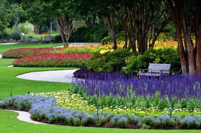 Un jardín para mujeres en el Jardín Botánico y Arboretum de Dallas.