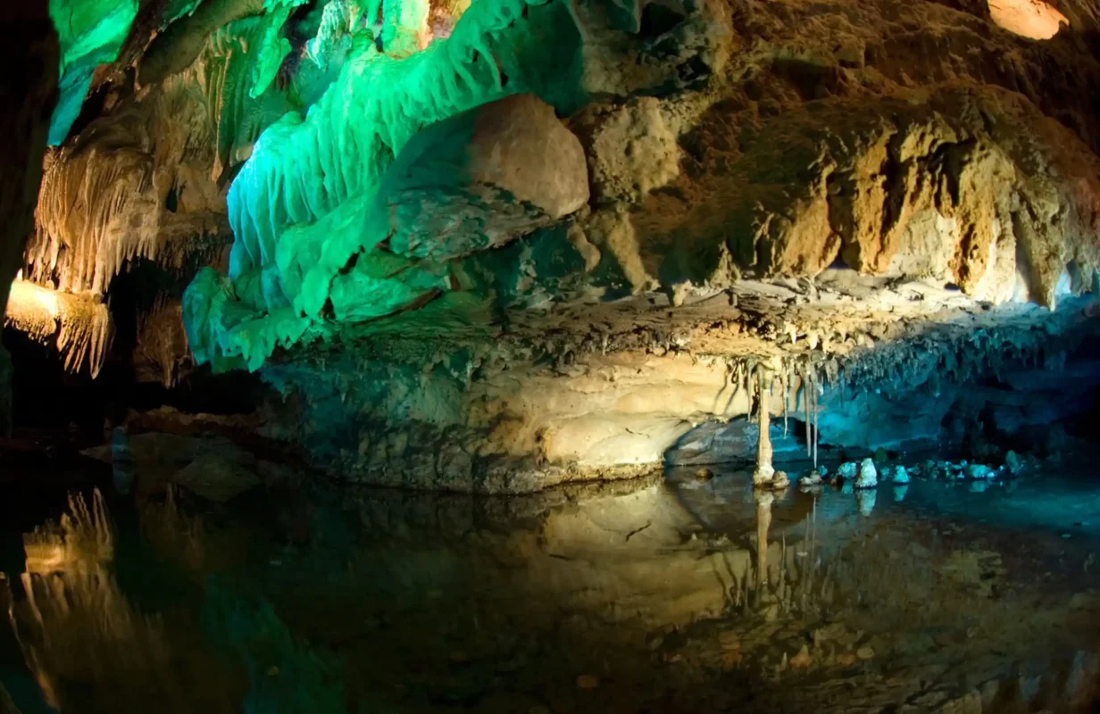 Cumberland Caverns