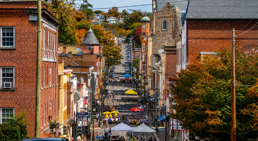 Small Town Magnolia Image