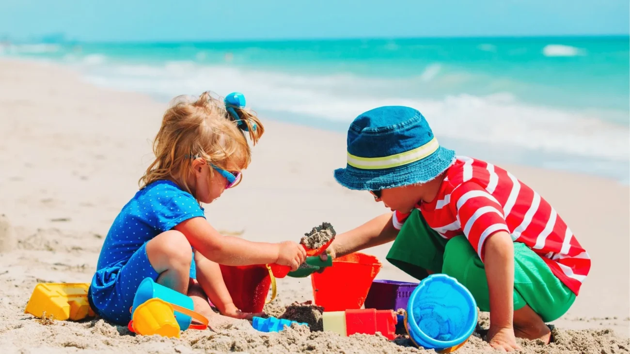 Kids Play with soft Dewey Sands