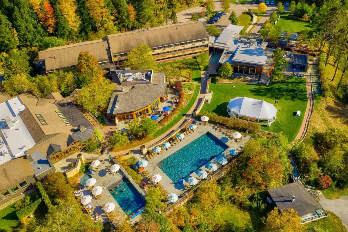 Best Stays In Burlington. image
