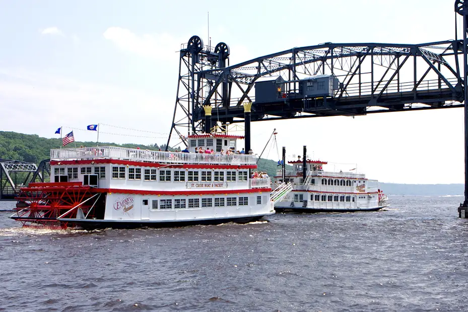 Boat Cruises & Tours