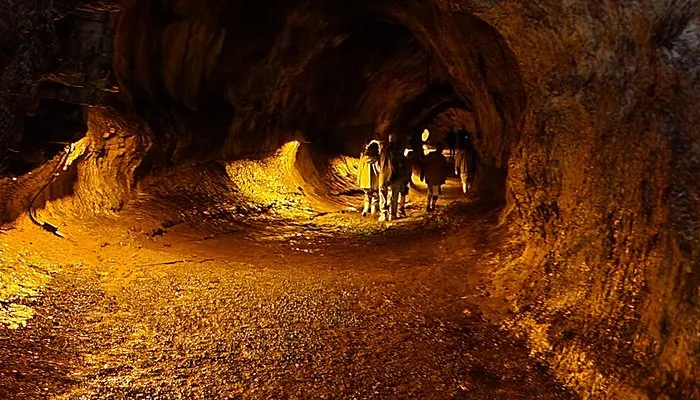 Nahaku Lava Tube