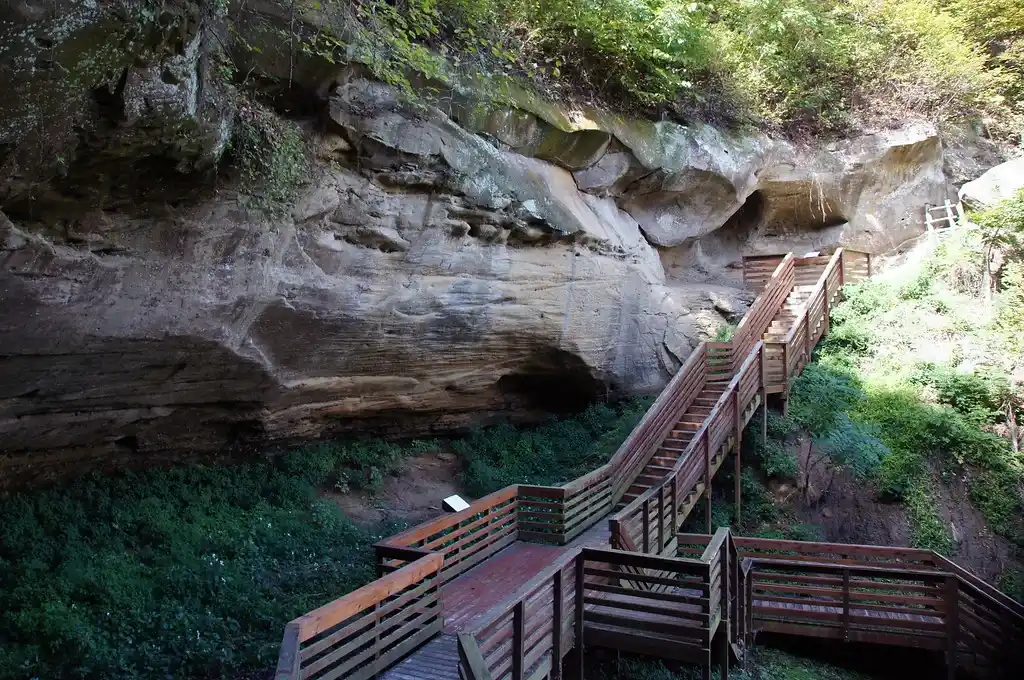 Indian Cave Trail